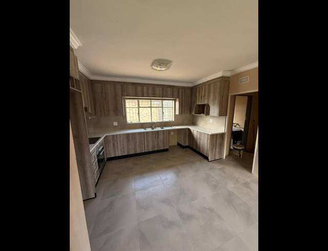 3 BEDROOM HOUSE FOR SALE IN VANDERBIJLPARK SW 1